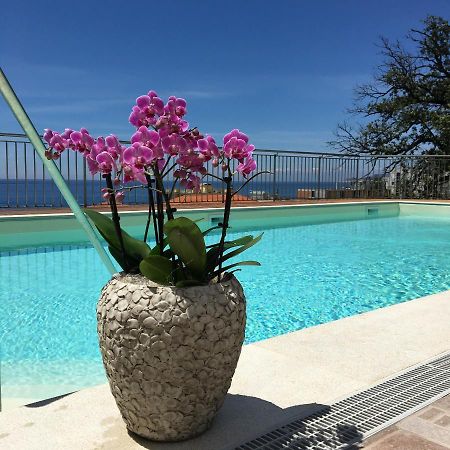 Hotel Mediterraneo Cavi di Lavagna Εξωτερικό φωτογραφία