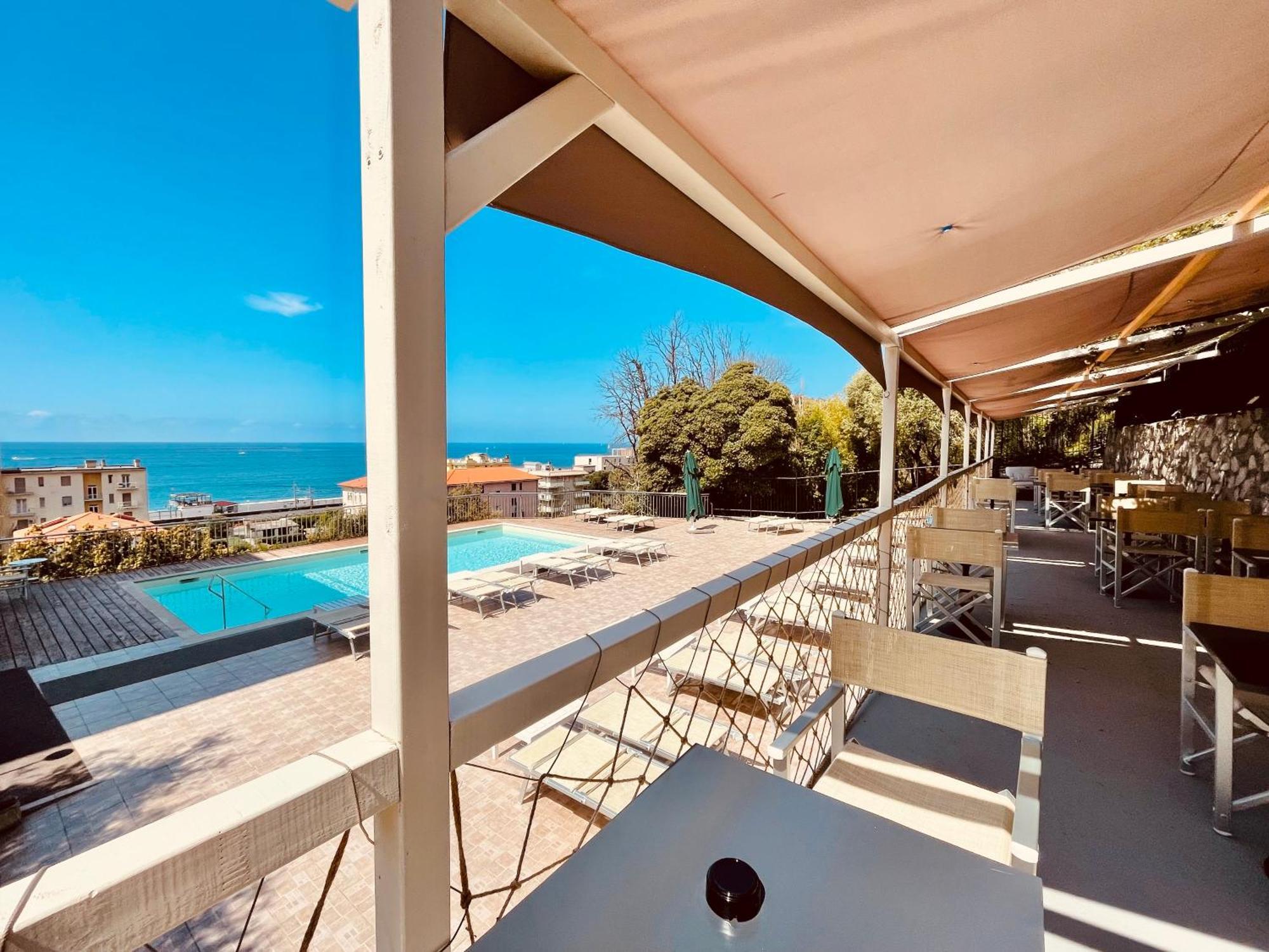 Hotel Mediterraneo Cavi di Lavagna Εξωτερικό φωτογραφία