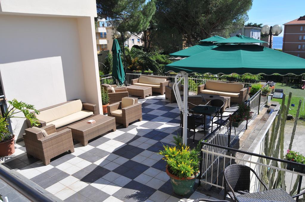 Hotel Mediterraneo Cavi di Lavagna Εξωτερικό φωτογραφία