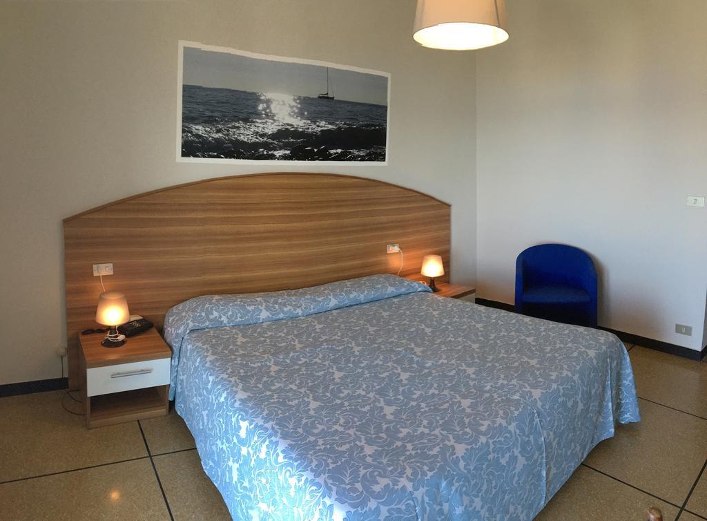 Hotel Mediterraneo Cavi di Lavagna Εξωτερικό φωτογραφία