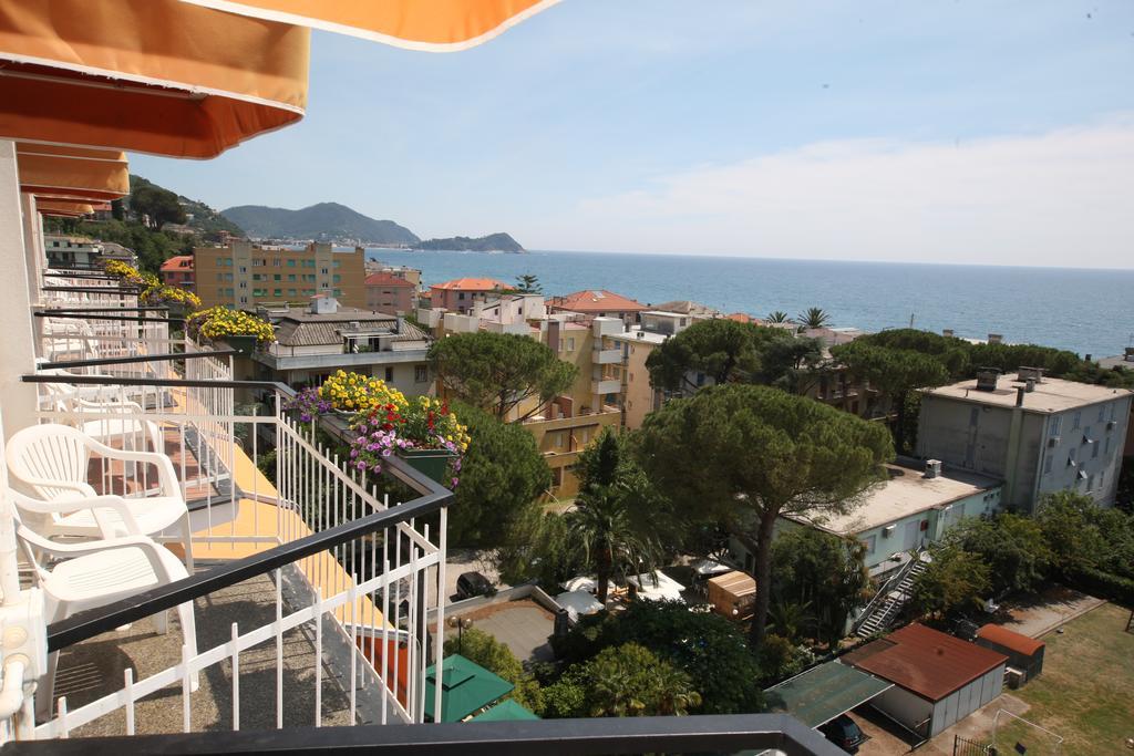 Hotel Mediterraneo Cavi di Lavagna Εξωτερικό φωτογραφία